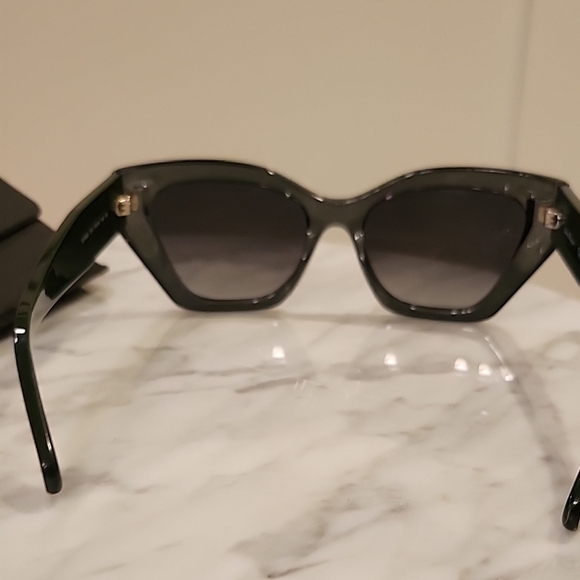 NWOT Salvatore Ferragamo Black Sunglasses - Picture 6 of 10